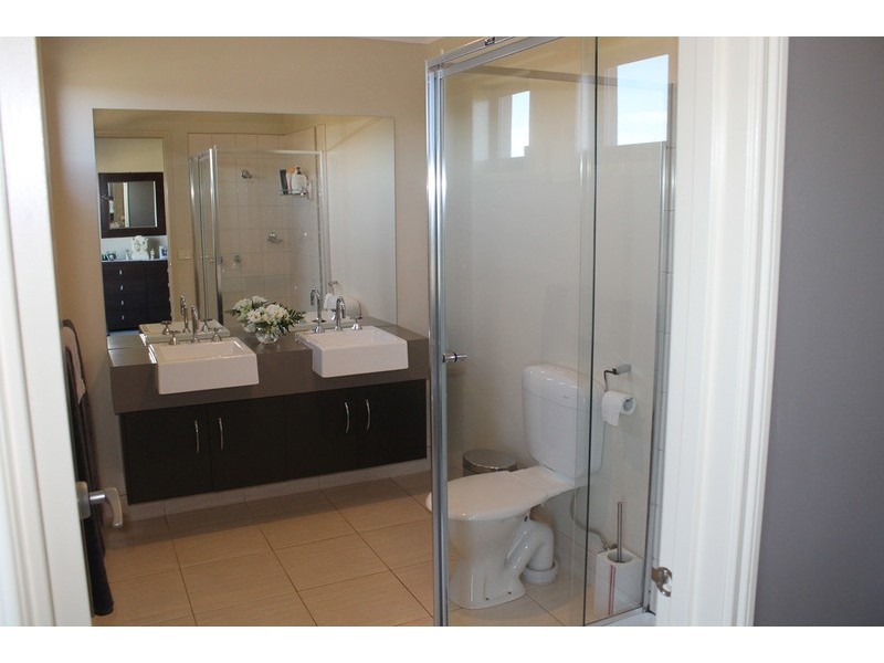 42 Grantleigh Drive, Bacchus Marsh VIC 3340