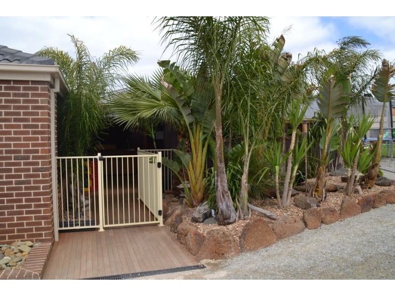 42 Grantleigh Drive, Bacchus Marsh VIC 3340