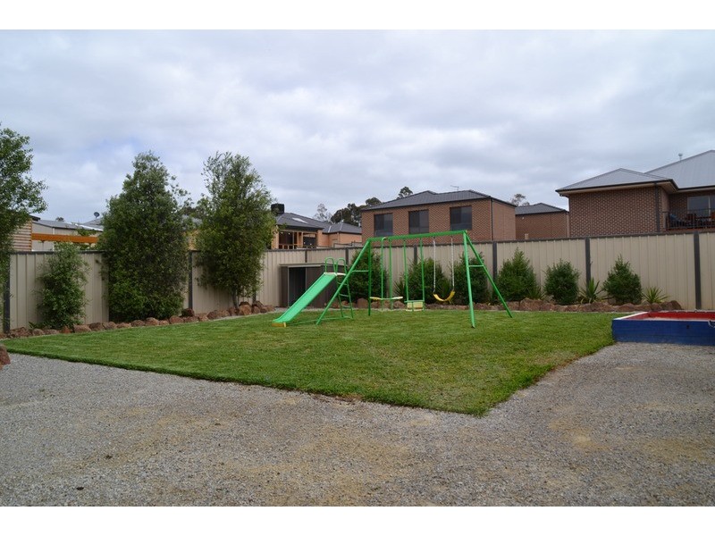 42 Grantleigh Drive, Bacchus Marsh VIC 3340