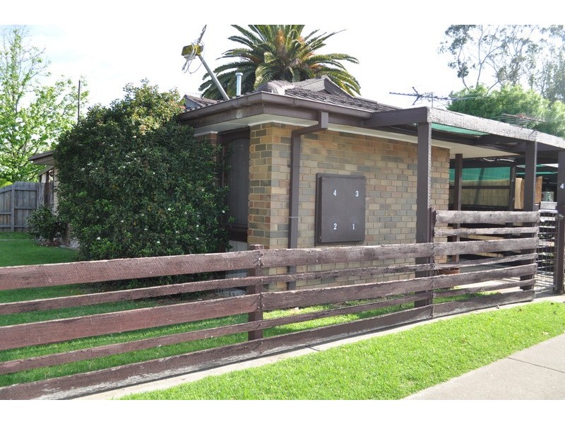 4/7 Standfield Street, Bacchus Marsh VIC 3340