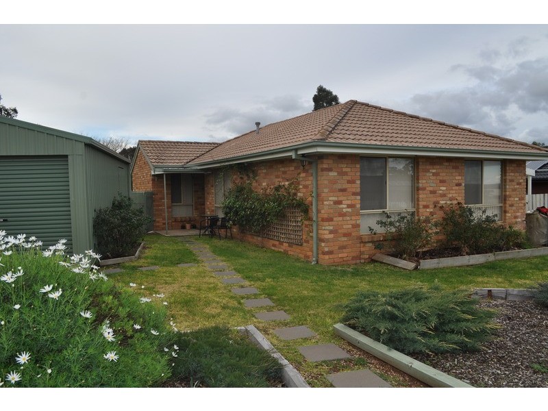 98 Underbank Boulevard, Bacchus Marsh VIC 3340
