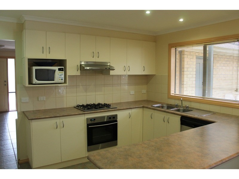 8 Dunn Court, Bacchus Marsh VIC 3340