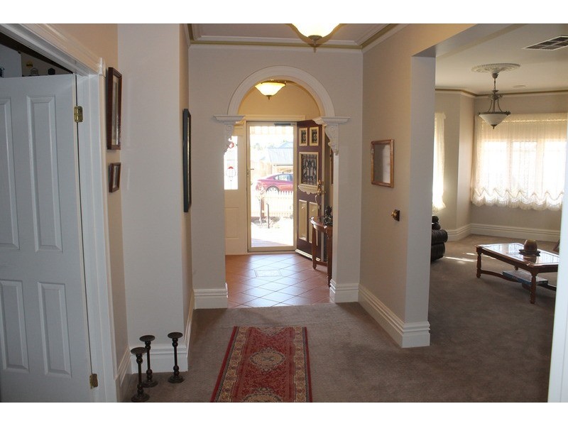 4 Maddison Circuit, Bacchus Marsh VIC 3340