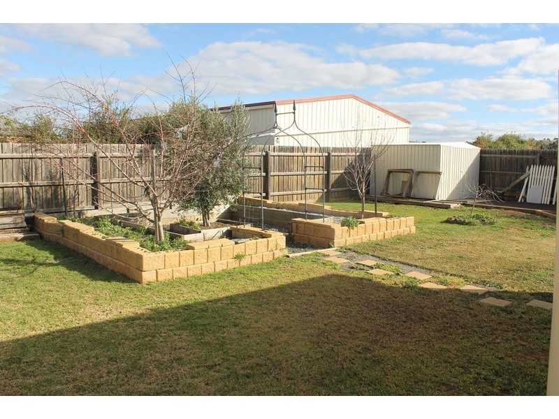 4 Maddison Circuit, Bacchus Marsh VIC 3340