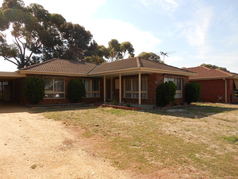 13 Underbank Boulevard, Bacchus Marsh VIC 3340