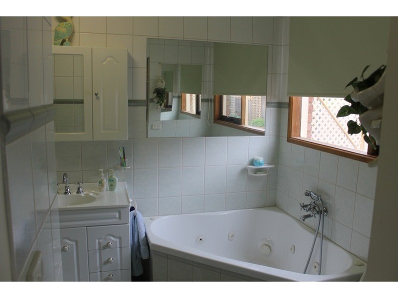 28 St Andrews Way, Bacchus Marsh VIC 3340