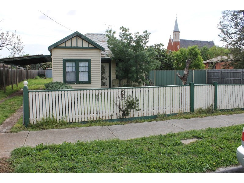 6 Manor Street, Bacchus Marsh VIC 3340