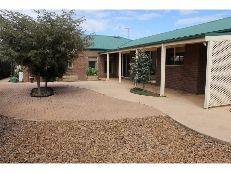 12 Stamford Close, Bacchus Marsh VIC 3340