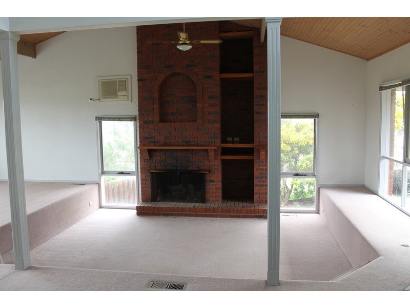 11 Medway Court, Darley VIC 3340