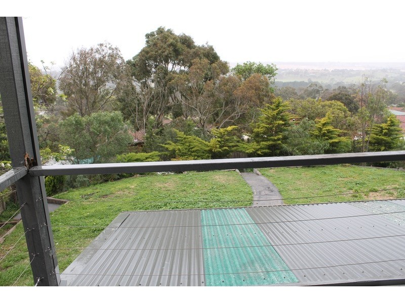 11 Medway Court, Darley VIC 3340