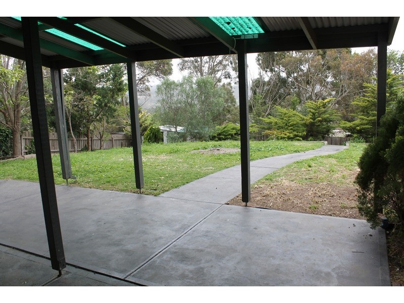 11 Medway Court, Darley VIC 3340