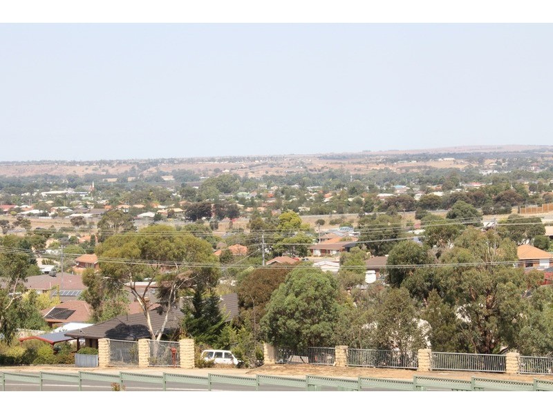 39 Maddison Circuit, Darley VIC 3340