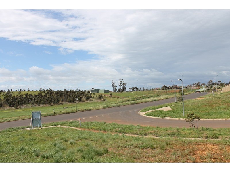 26 Ramsay Crescent, Darley VIC 3340