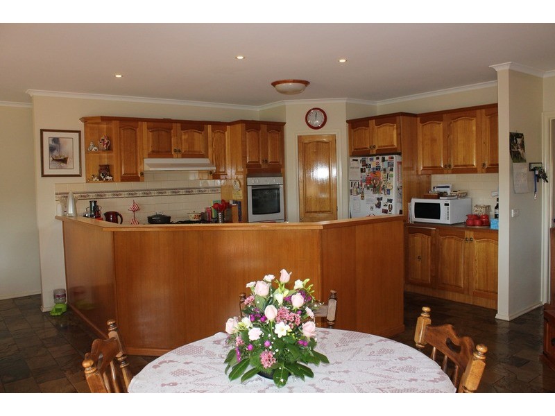 6 Rae Court, Darley VIC 3340