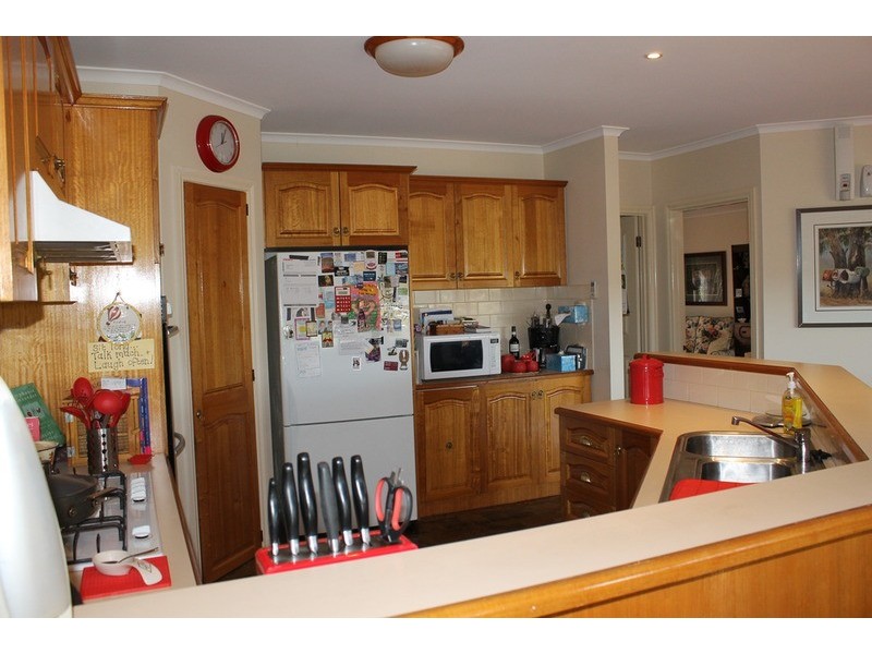 6 Rae Court, Darley VIC 3340