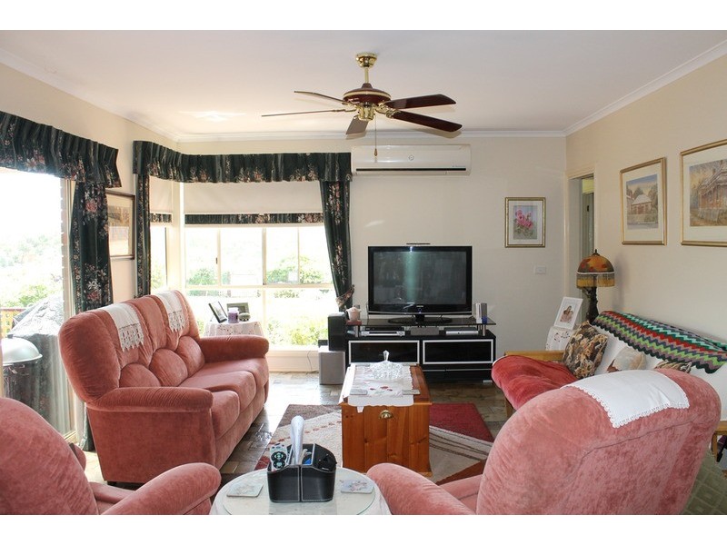 6 Rae Court, Darley VIC 3340