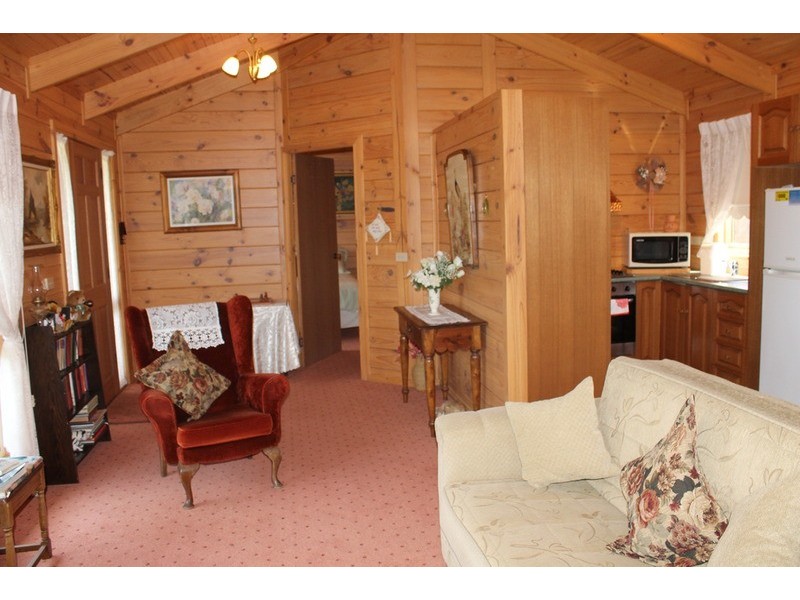 6 Rae Court, Darley VIC 3340