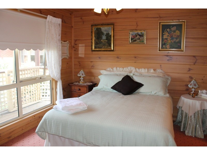 6 Rae Court, Darley VIC 3340