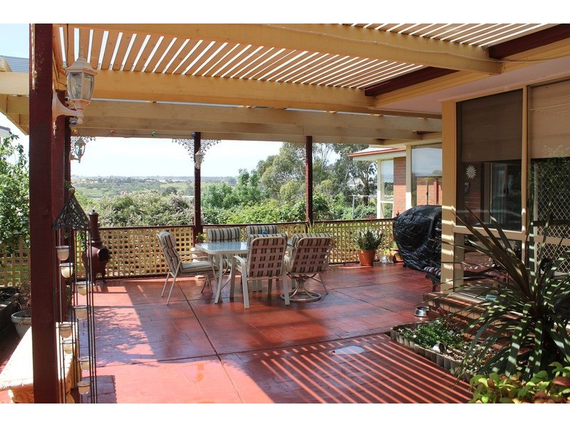 6 Rae Court, Darley VIC 3340