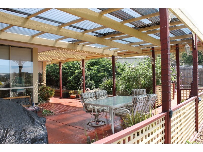 6 Rae Court, Darley VIC 3340