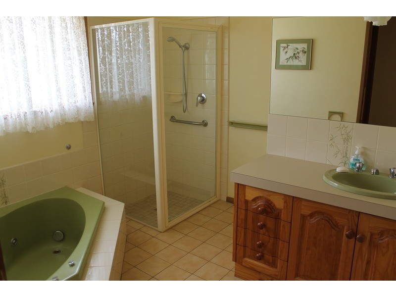 5 McDonald Court, Bacchus Marsh VIC 3340