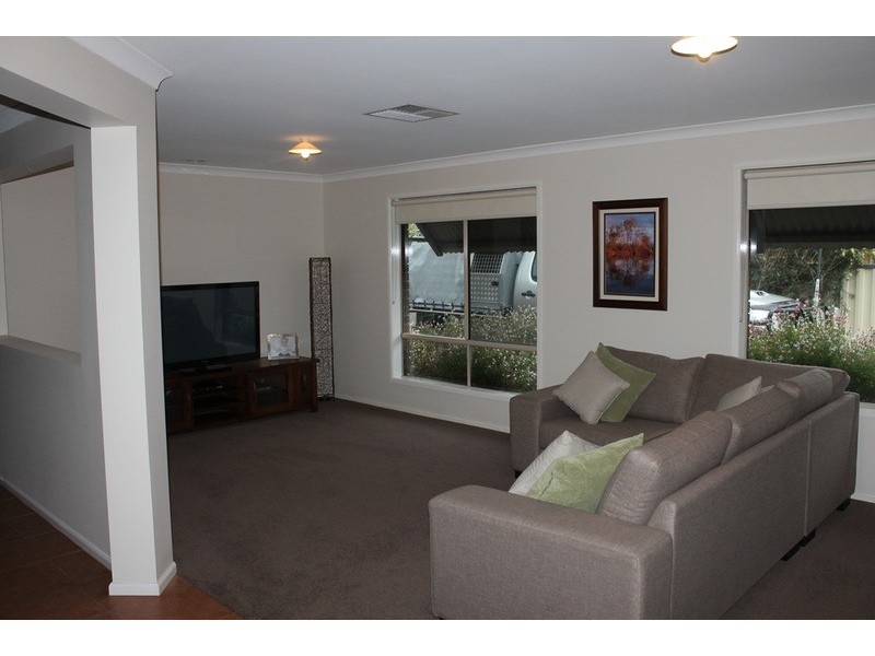 14 Grantleigh Drive, Darley VIC 3340