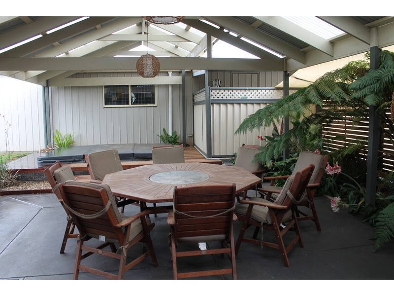14 Grantleigh Drive, Darley VIC 3340