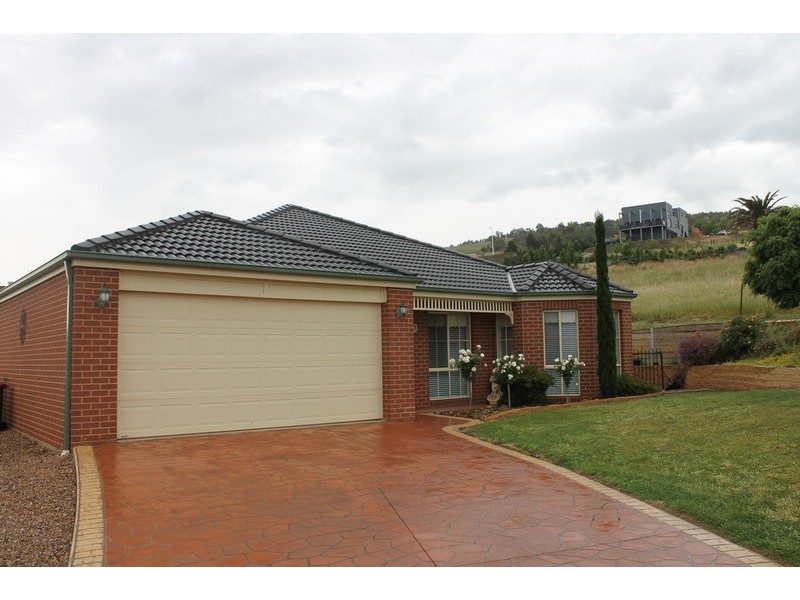 39 Manning  Boulevard, Bacchus Marsh VIC 3340