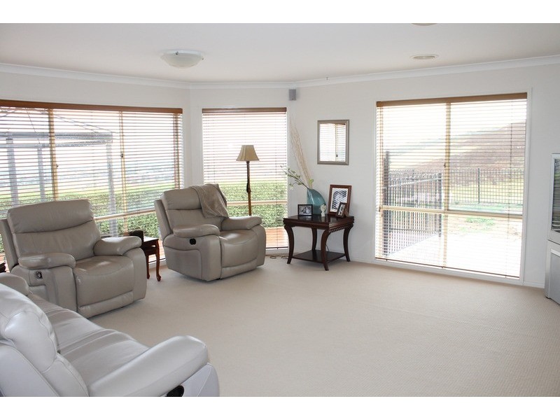 39 Manning  Boulevard, Bacchus Marsh VIC 3340