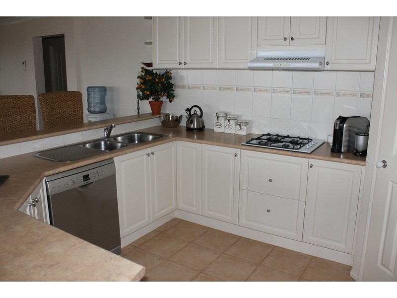 39 Manning  Boulevard, Bacchus Marsh VIC 3340