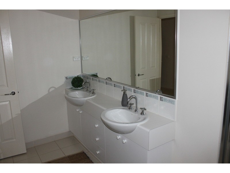 39 Manning  Boulevard, Bacchus Marsh VIC 3340