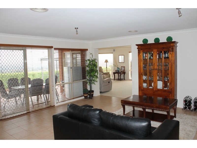 39 Manning  Boulevard, Bacchus Marsh VIC 3340