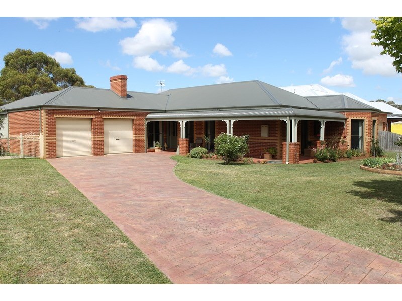 5 Cairns Drive, Bacchus Marsh VIC 3340