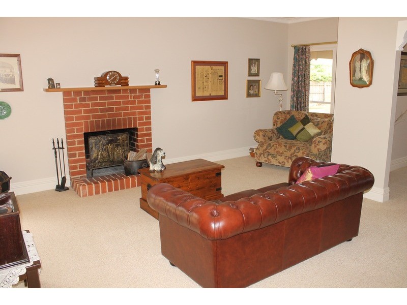5 Cairns Drive, Bacchus Marsh VIC 3340