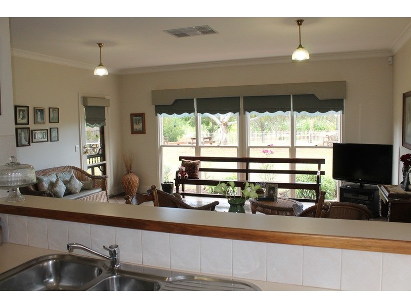 5 Cairns Drive, Bacchus Marsh VIC 3340