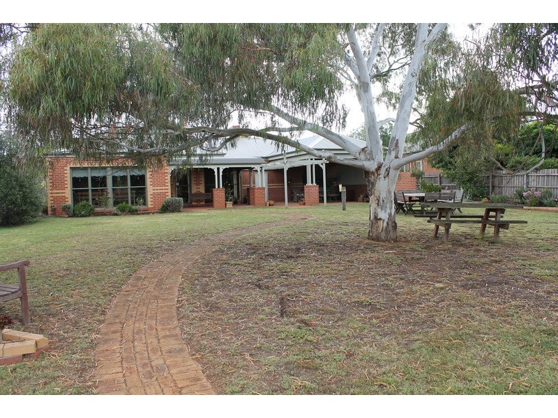 5 Cairns Drive, Bacchus Marsh VIC 3340