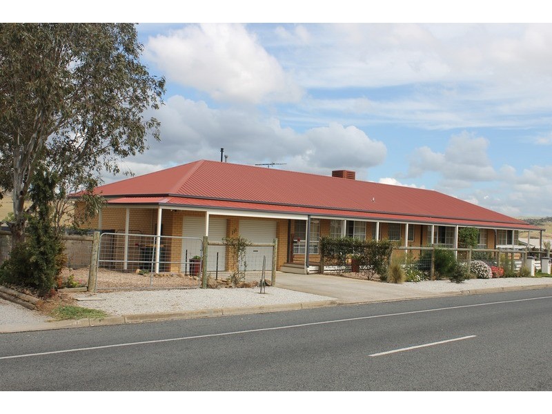 111 Underbank Boulevard, Bacchus Marsh VIC 3340