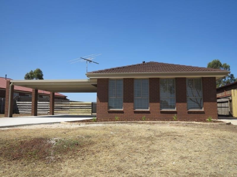 112 Underbank Boulevard, Bacchus Marsh VIC 3340