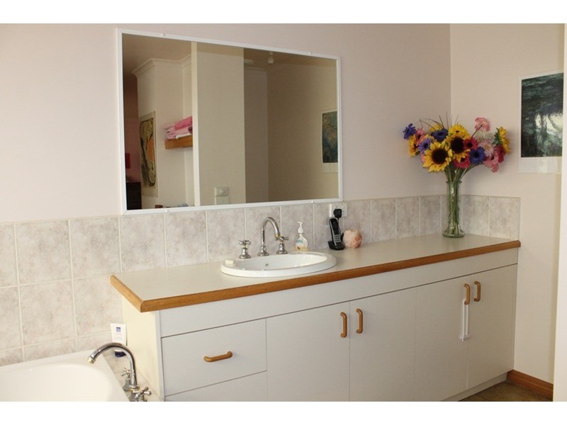 2 Ball  Street, Bacchus Marsh VIC 3340