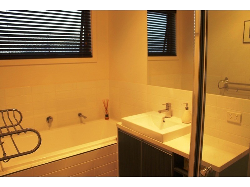 1/21 Inglis Street, Bacchus Marsh VIC 3340