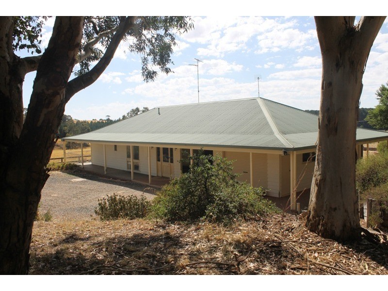 16 Llandeilo Lane, Ballan VIC 3342