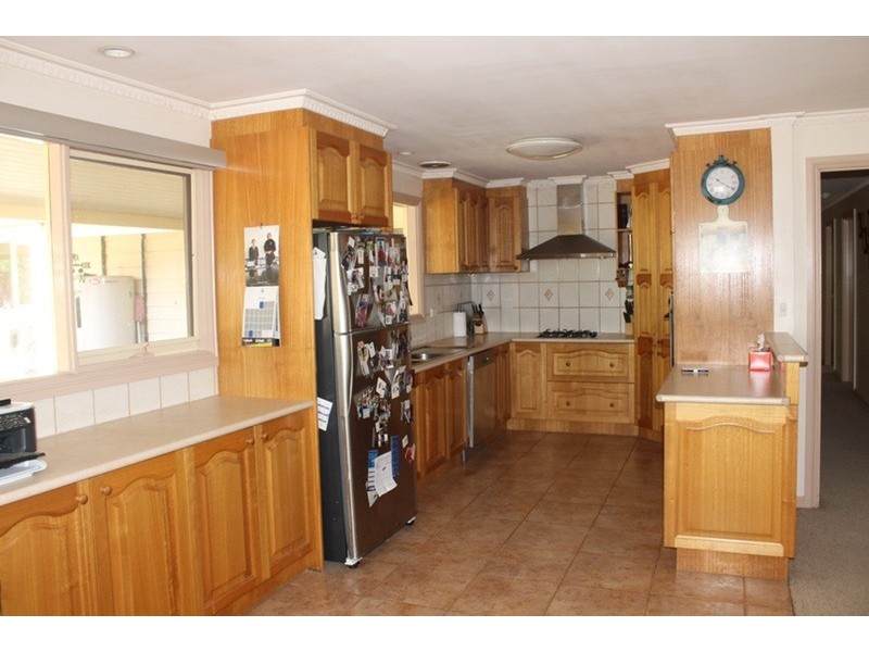 16 Llandeilo Lane, Ballan VIC 3342