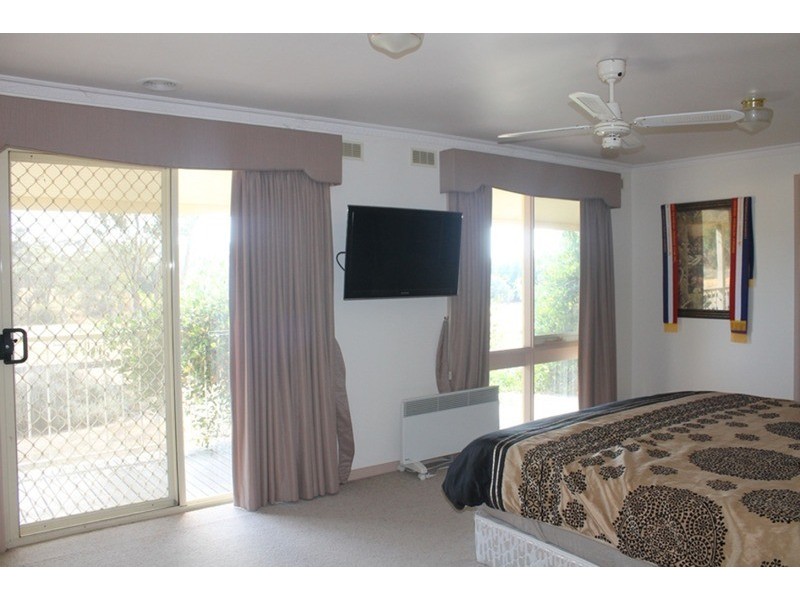 16 Llandeilo Lane, Ballan VIC 3342