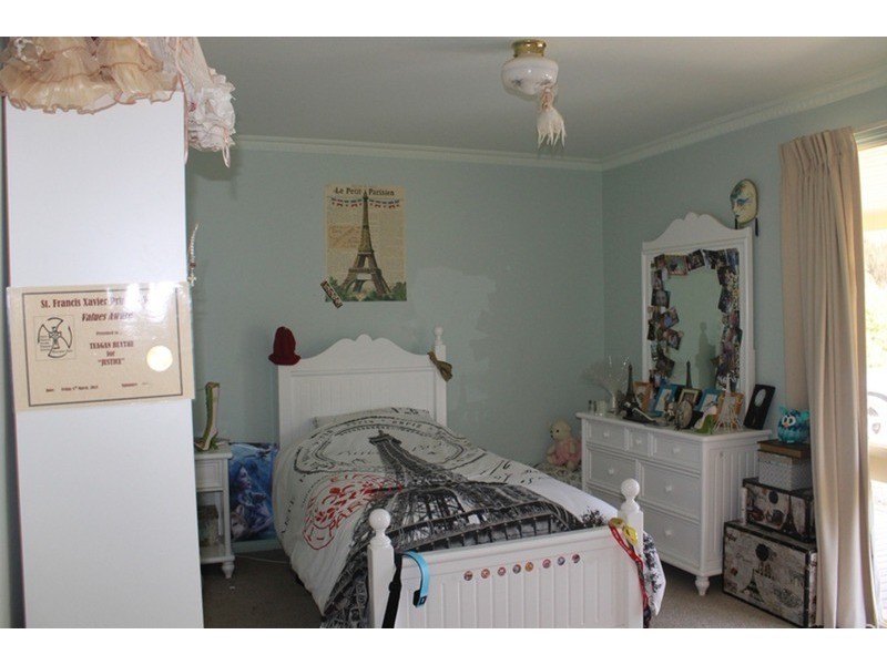 16 Llandeilo Lane, Ballan VIC 3342