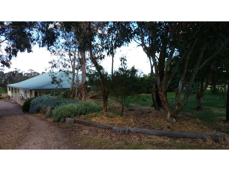 16 Llandeilo Lane, Ballan VIC 3342