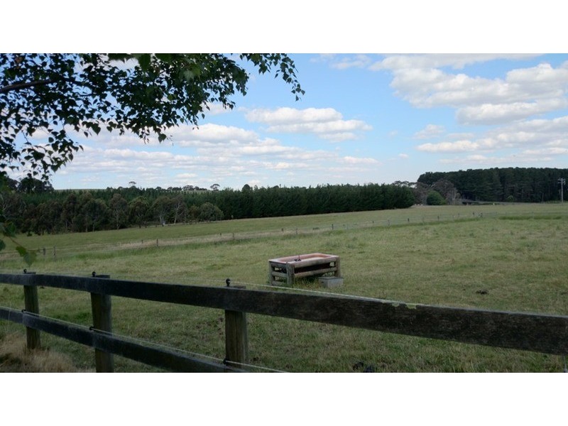 16 Llandeilo Lane, Ballan VIC 3342