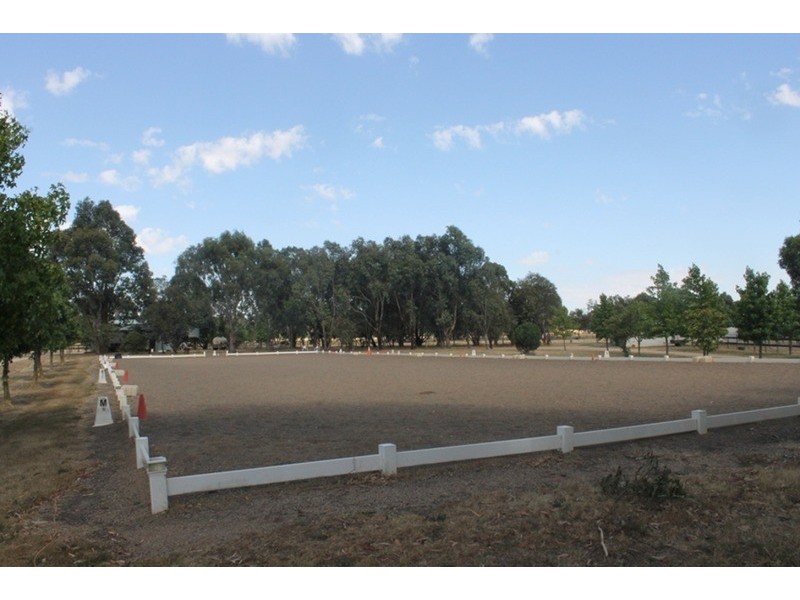 16 Llandeilo Lane, Ballan VIC 3342