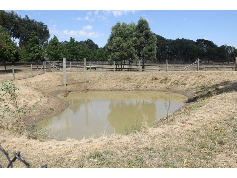 16 Llandeilo Lane, Ballan VIC 3342