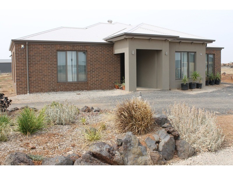 8 Thomas Drive, Hopetoun Park VIC 3340