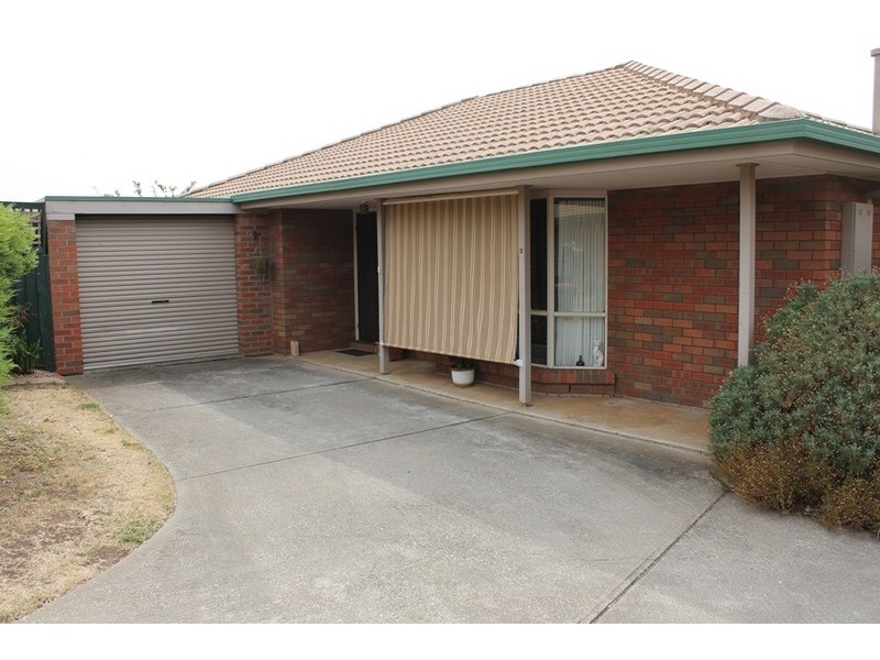 2/18 Davies Street, Bacchus Marsh VIC 3340